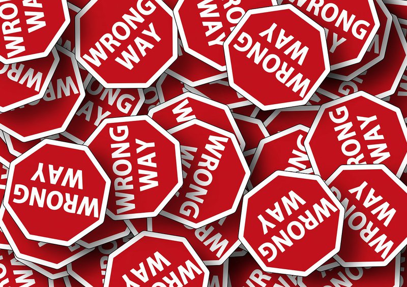 traffic-signs-464659_1280.jpg